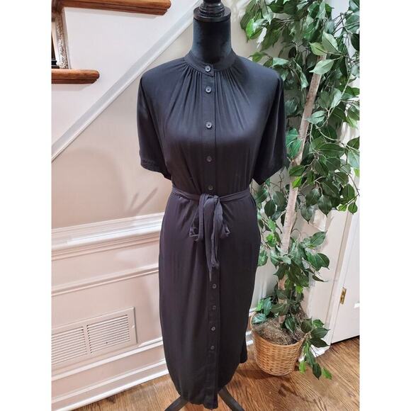 H&M Women's Solid Black 100% Viscose Half Sleeve Knee Length Dress Size Small - Picture 1 of 12